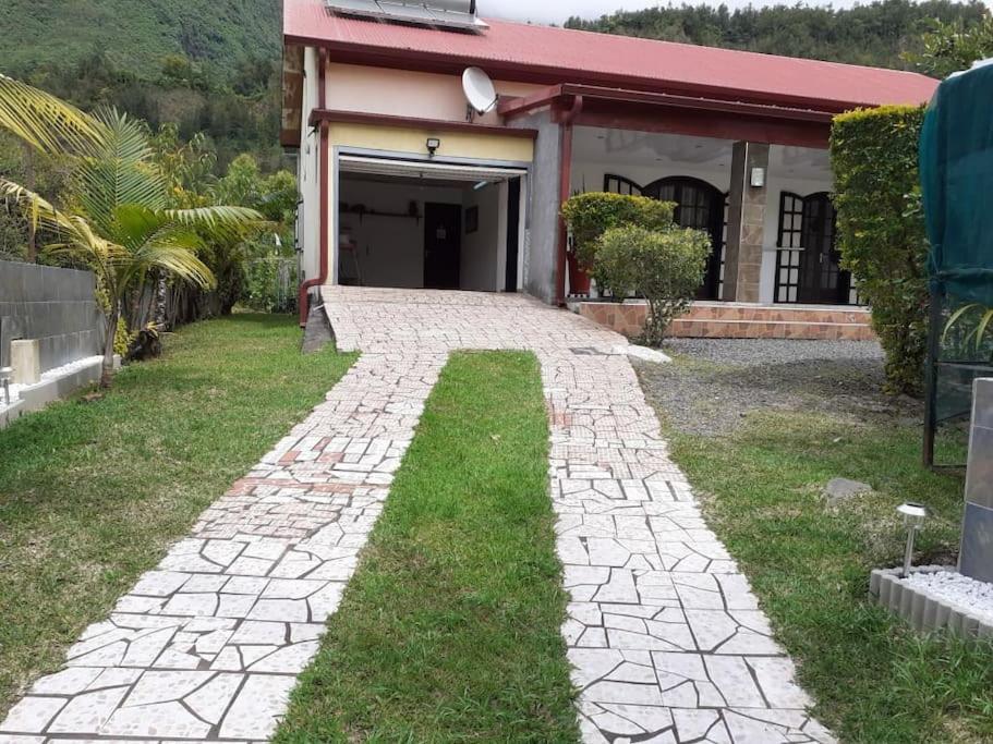 Charmante Maison Au Coeur Des 3 Montagnes Salazie Exteriér fotografie