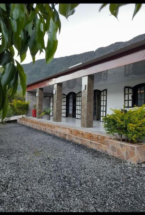 Charmante Maison Au Coeur Des 3 Montagnes Salazie Exteriér fotografie
